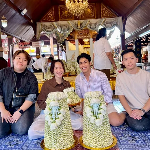 ลูกค้าแก้บนหลวงพ่อทันใจกับพานมะลิจากร้านคุณหล้า 59 (3)