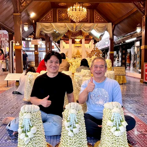 ลูกค้าแก้บนหลวงพ่อทันใจกับพานมะลิจากร้านคุณหล้า 59 (5)