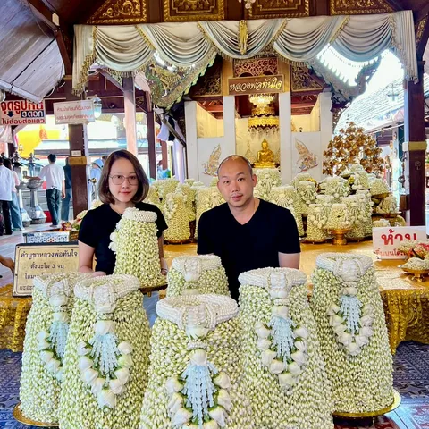 ลูกค้าแก้บนหลวงพ่อทันใจกับพานมะลิจากร้านคุณหล้า 59 (15)