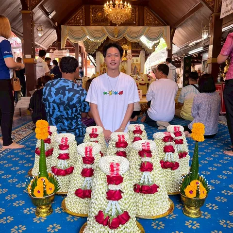 ลูกค้าแก้บนหลวงพ่อทันใจกับพานมะลิจากร้านคุณหล้า 59 (25)