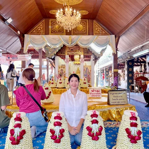 ลูกค้าแก้บนหลวงพ่อทันใจกับพานมะลิจากร้านคุณหล้า 59 (33)