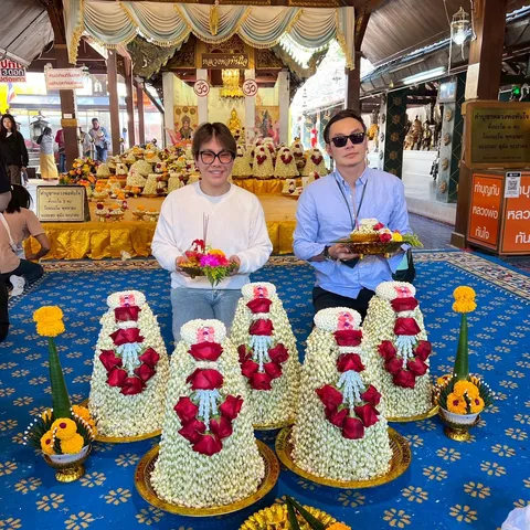 ลูกค้าแก้บนหลวงพ่อทันใจกับพานมะลิจากร้านคุณหล้า 59 (36)
