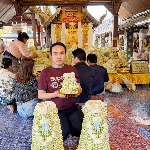 ลูกค้าแก้บนหลวงพ่อทันใจกับพานมะลิจากร้านคุณหล้า 59 (41)